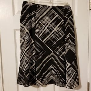 4/25 Ashley Stewart tulip skirt with lining